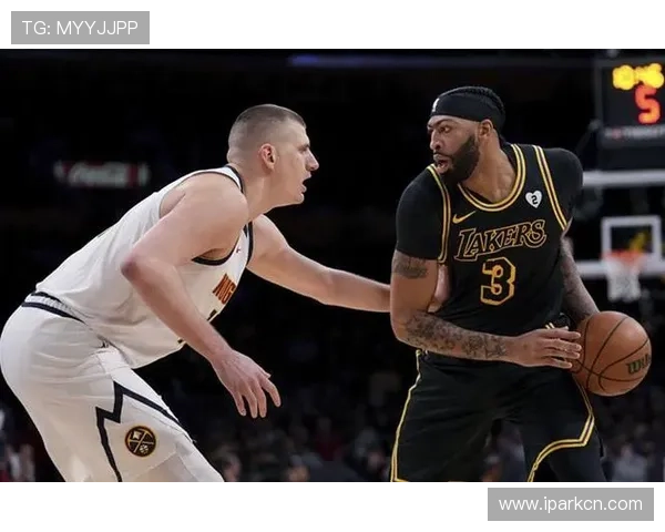 湖人力战掘金五人低迷两人闪光